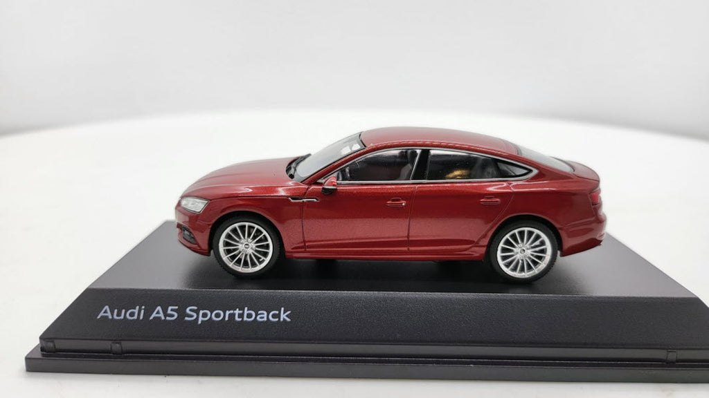 Spark: Audi A5 Sportback Matador Red - Schaal 1:43