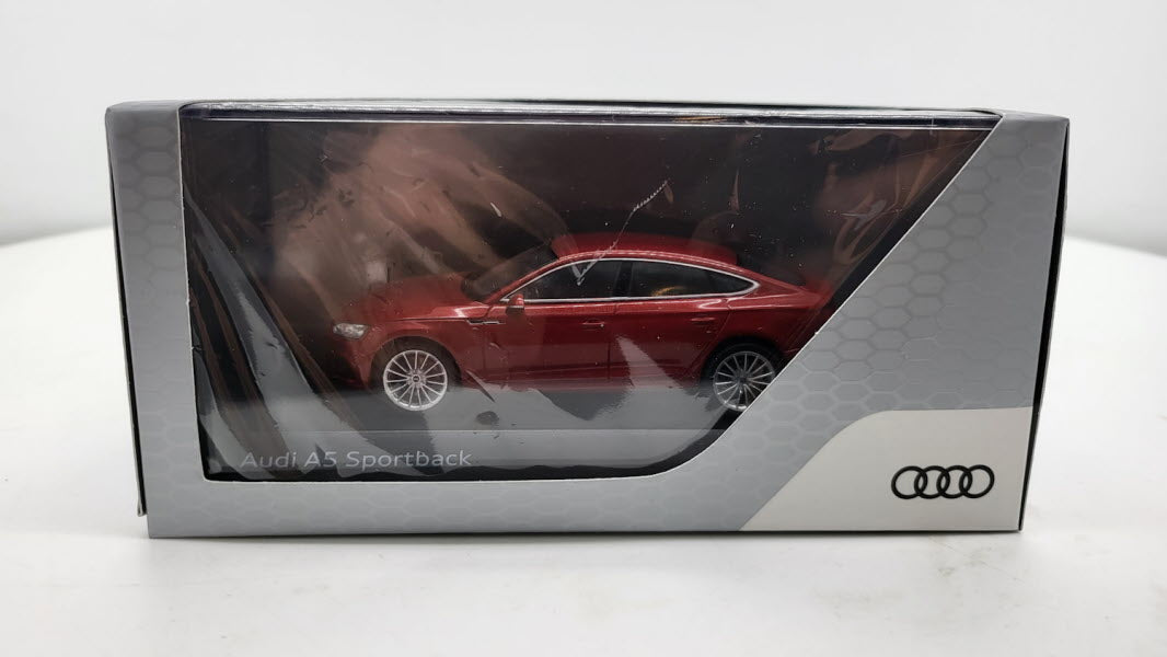 Spark: Audi A5 Sportback Matador Red - Schaal 1:43