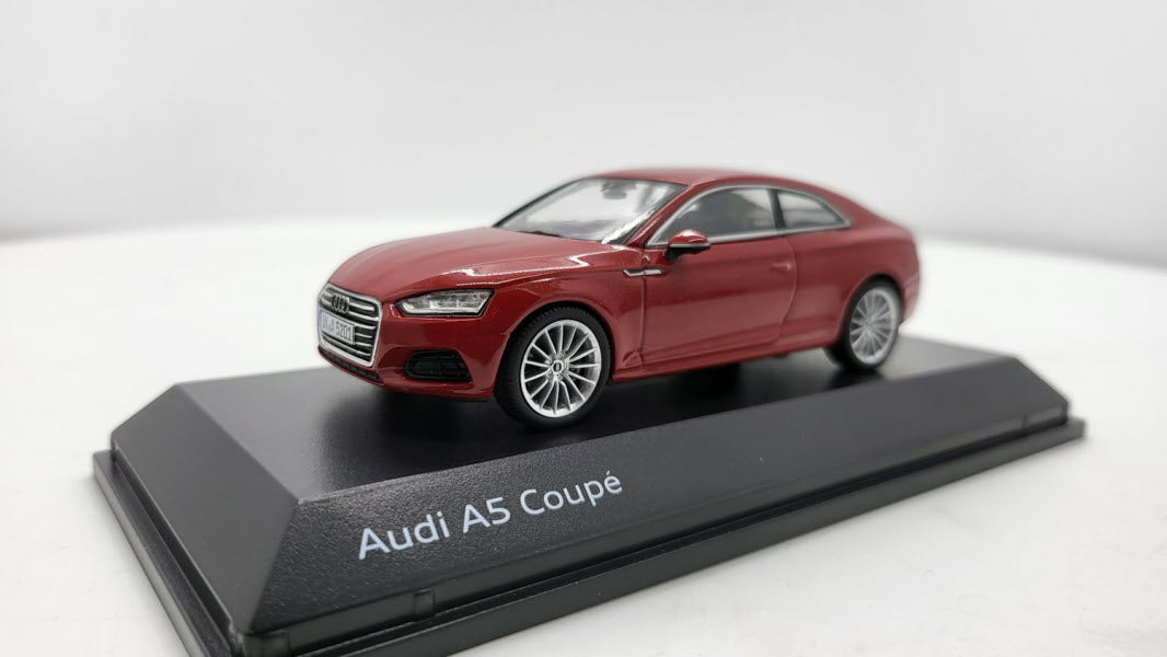Spark: Audi A5 Coupe Tango Red - Schaal 1:43