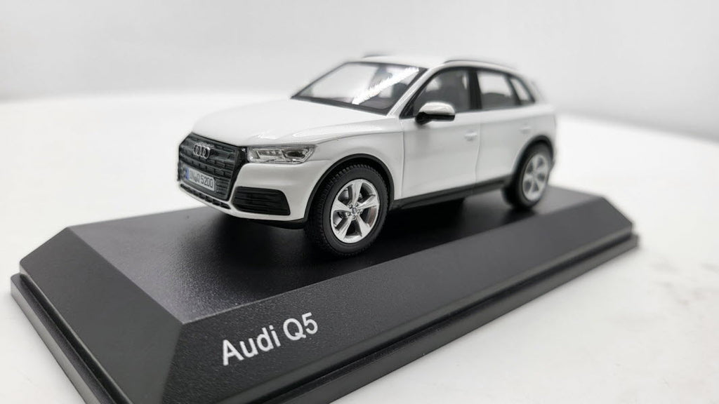 Spark: Audi Q5 Ibis White - Schaal 1:43