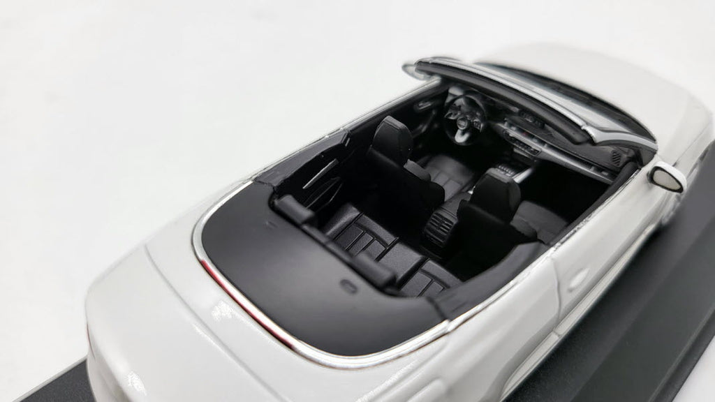 Spark: Audi A5 Cabriolet Tofana White - Schaal 1:43