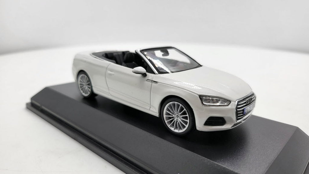 Spark: Audi A5 Cabriolet Tofana White - Schaal 1:43