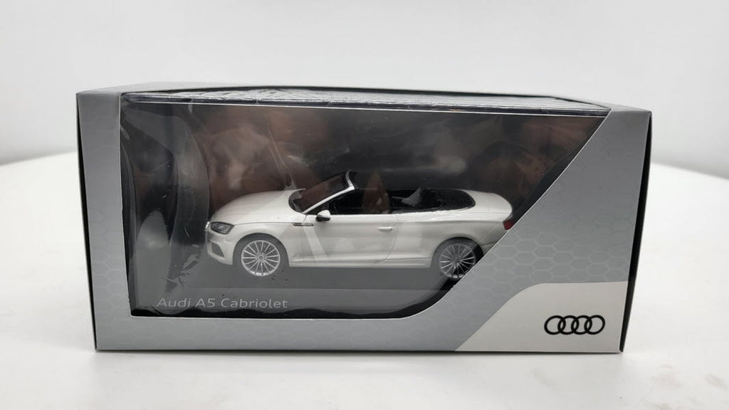 Spark: Audi A5 Cabriolet Tofana White - Schaal 1:43