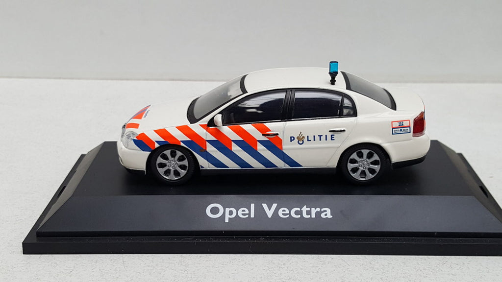 Schuco Opel Vectra Politie Haaglanden - Schaal 1:43