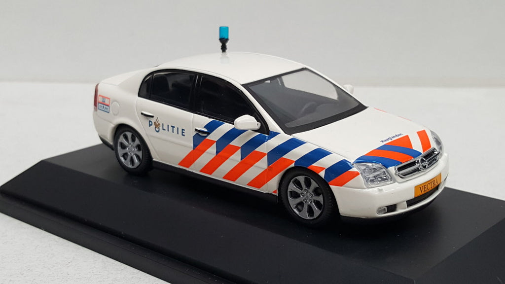 Schuco Opel Vectra Politie Haaglanden - Schaal 1:43
