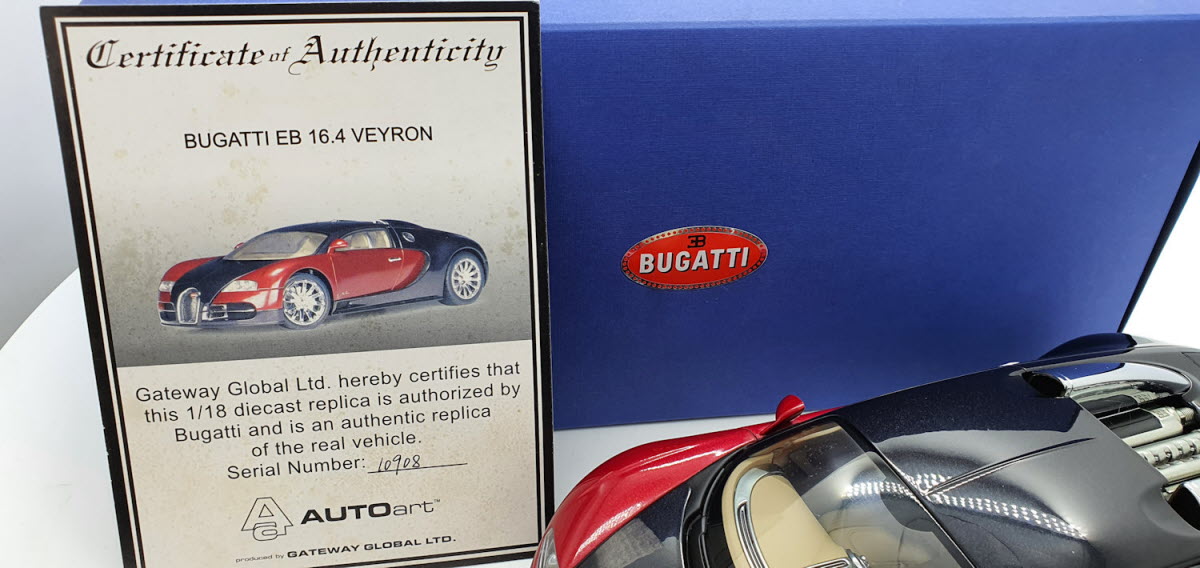 Bugatti EB 16.4 Veyron Showcar Zwart/Rood - AutoArt 1:18