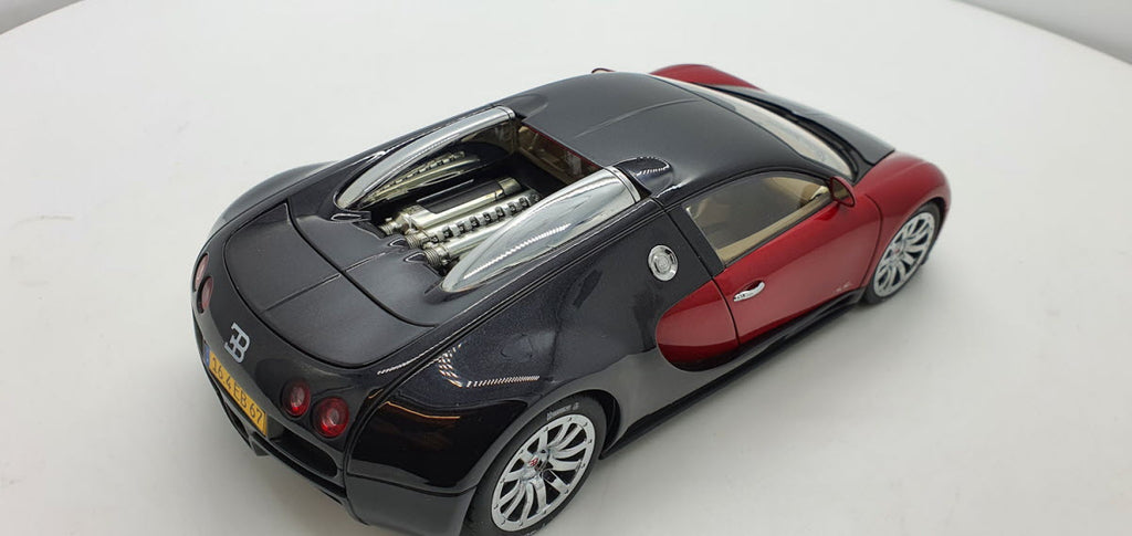 Bugatti EB 16.4 Veyron Showcar Zwart/Rood - AutoArt 1:18