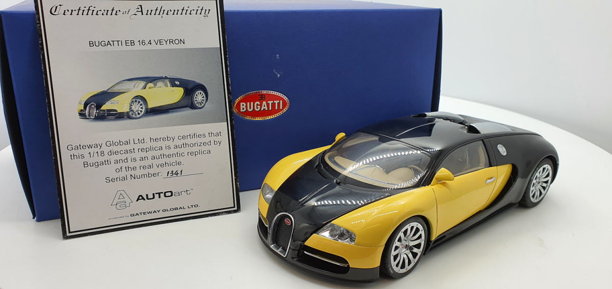 Bugatti EB 16.4 Veyron Showcar Zwart/Geel - AutoArt 1:18