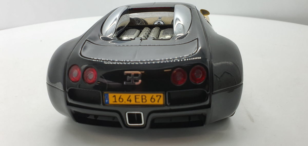 Bugatti EB 16.4 Veyron Showcar Zwart/Geel - AutoArt 1:18