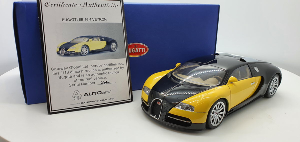 Bugatti EB 16.4 Veyron Showcar Zwart/Geel - AutoArt 1:18