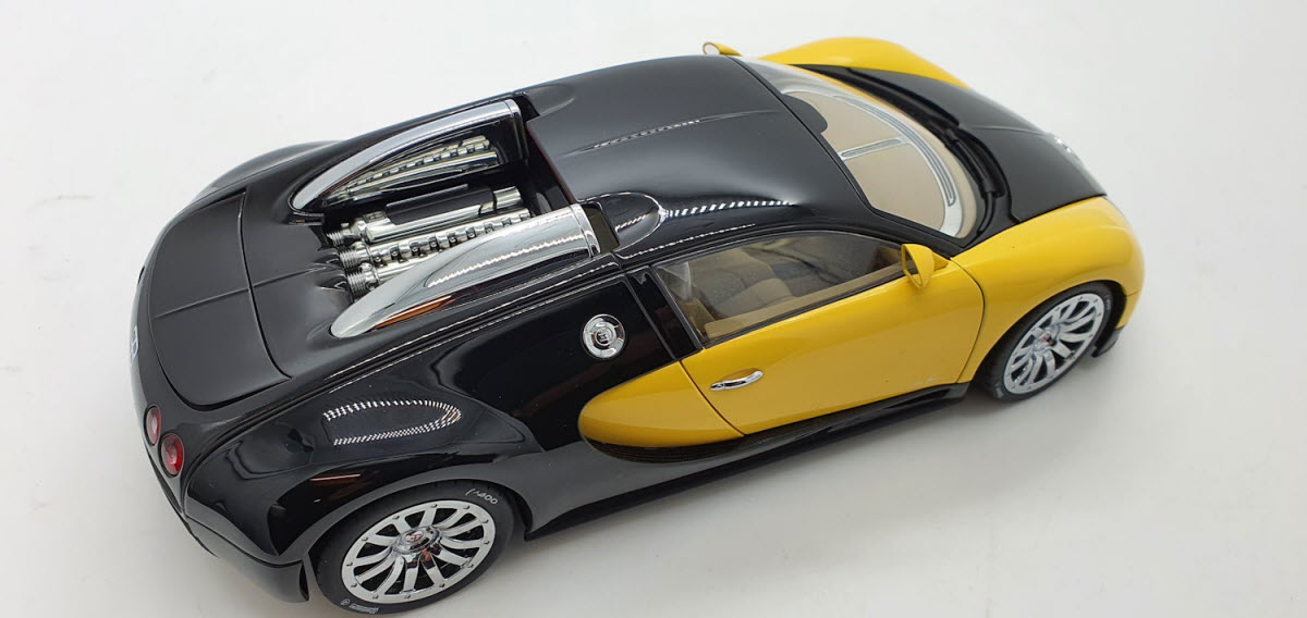 Bugatti EB 16.4 Veyron Showcar Zwart/Geel - AutoArt 1:18