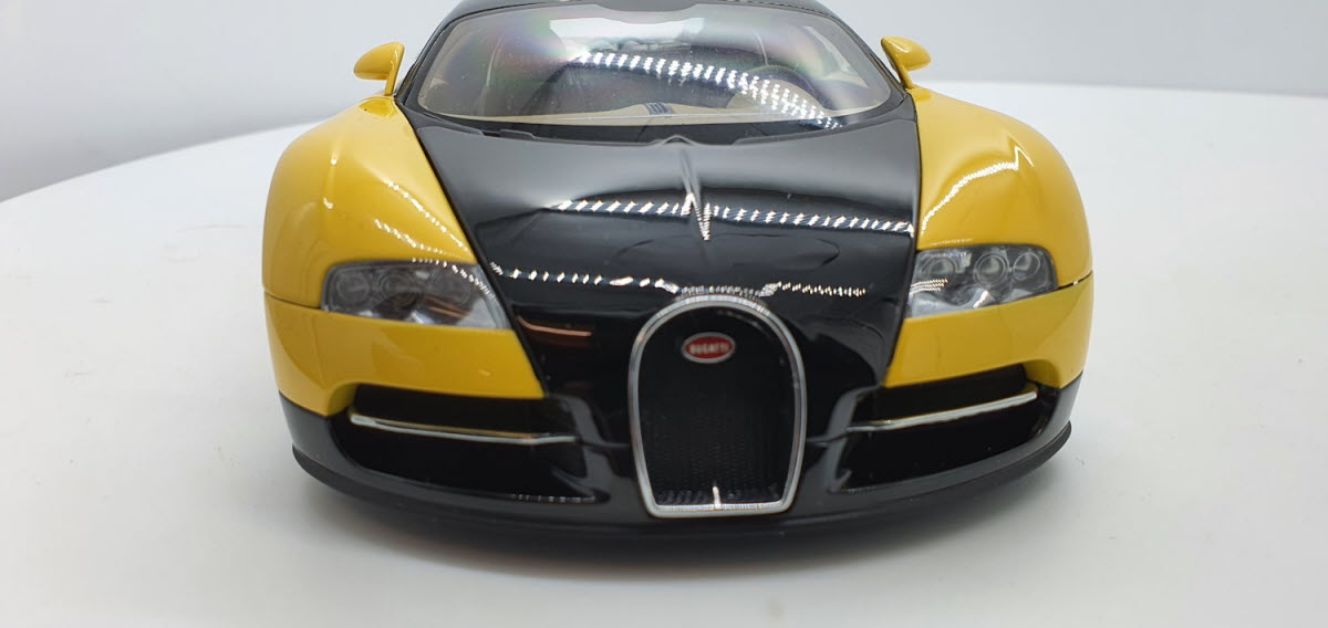 Bugatti EB 16.4 Veyron Showcar Zwart/Geel - AutoArt 1:18