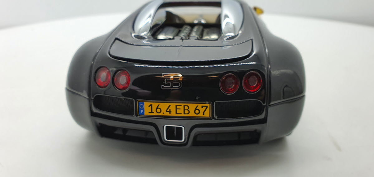 Bugatti EB 16.4 Veyron Showcar Zwart/Geel - AutoArt 1:18