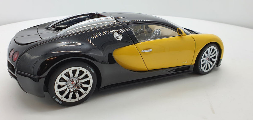 Bugatti EB 16.4 Veyron Showcar Zwart/Geel - AutoArt 1:18