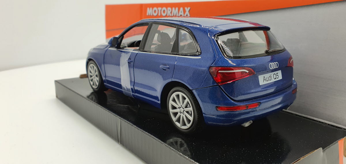 Audi Q5 Blauw 2008 MotorMax 1:24