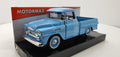 MotorMax Chevrolet Apache Fleetside Pick-up 1958 – lichtblauw – 1:24