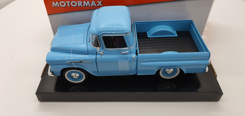 MotorMax Chevrolet Apache Fleetside Pick-up 1958 – lichtblauw – 1:24