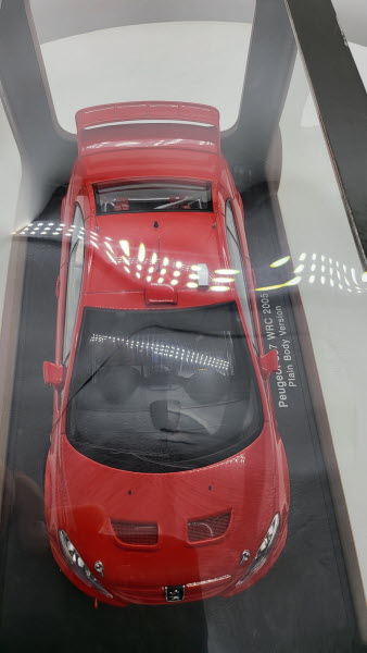 AutoArt: Peugeot 307 WRC Plain Body Version Rood (2005) - Schaal 1:18