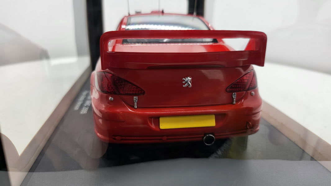 AutoArt: Peugeot 307 WRC Plain Body Version Rood (2005) - Schaal 1:18