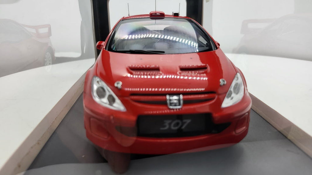 AutoArt: Peugeot 307 WRC Plain Body Version Rood (2005) - Schaal 1:18