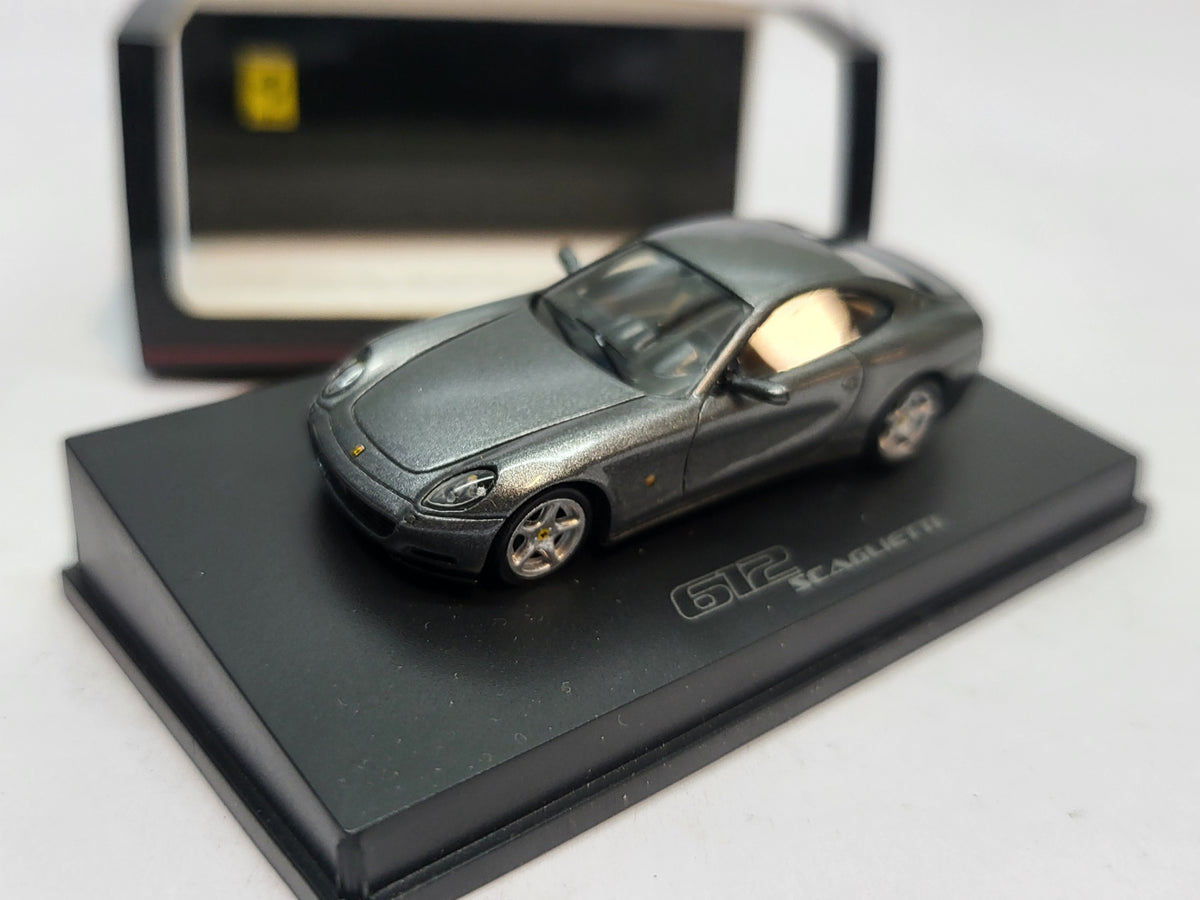 Ferrari 612 Scaglietti Grijs - Red Line Spark 1:87