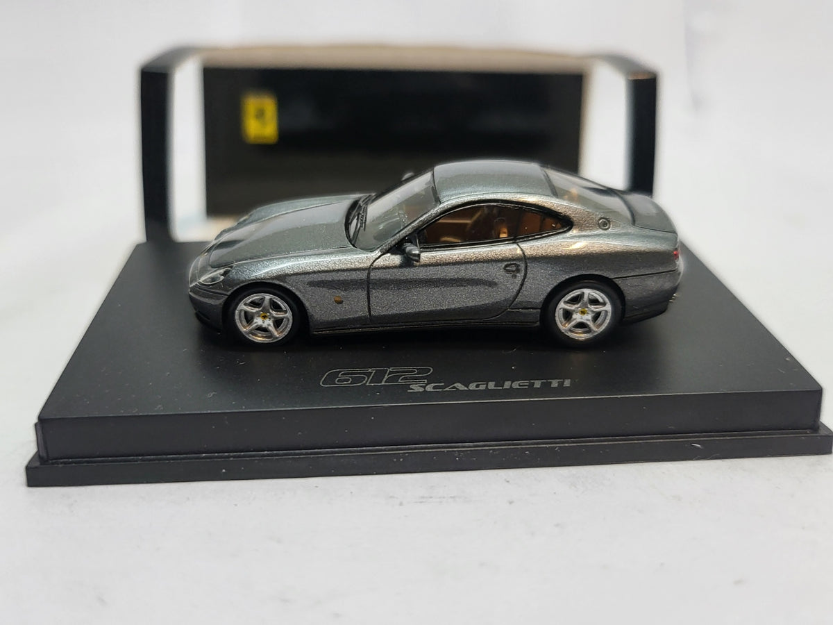 Ferrari 612 Scaglietti Grijs - Red Line Spark 1:87