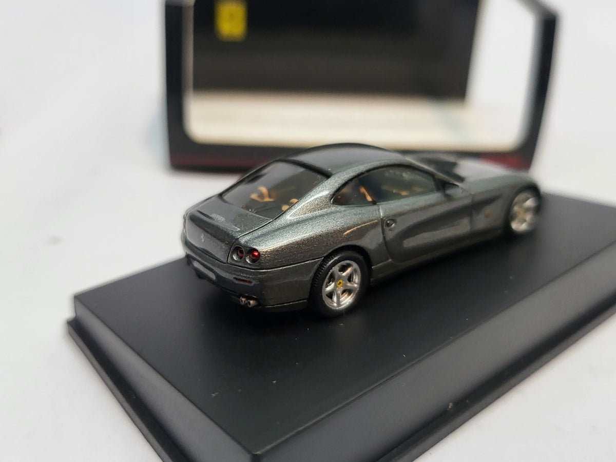 Ferrari 612 Scaglietti Grijs - Red Line Spark 1:87