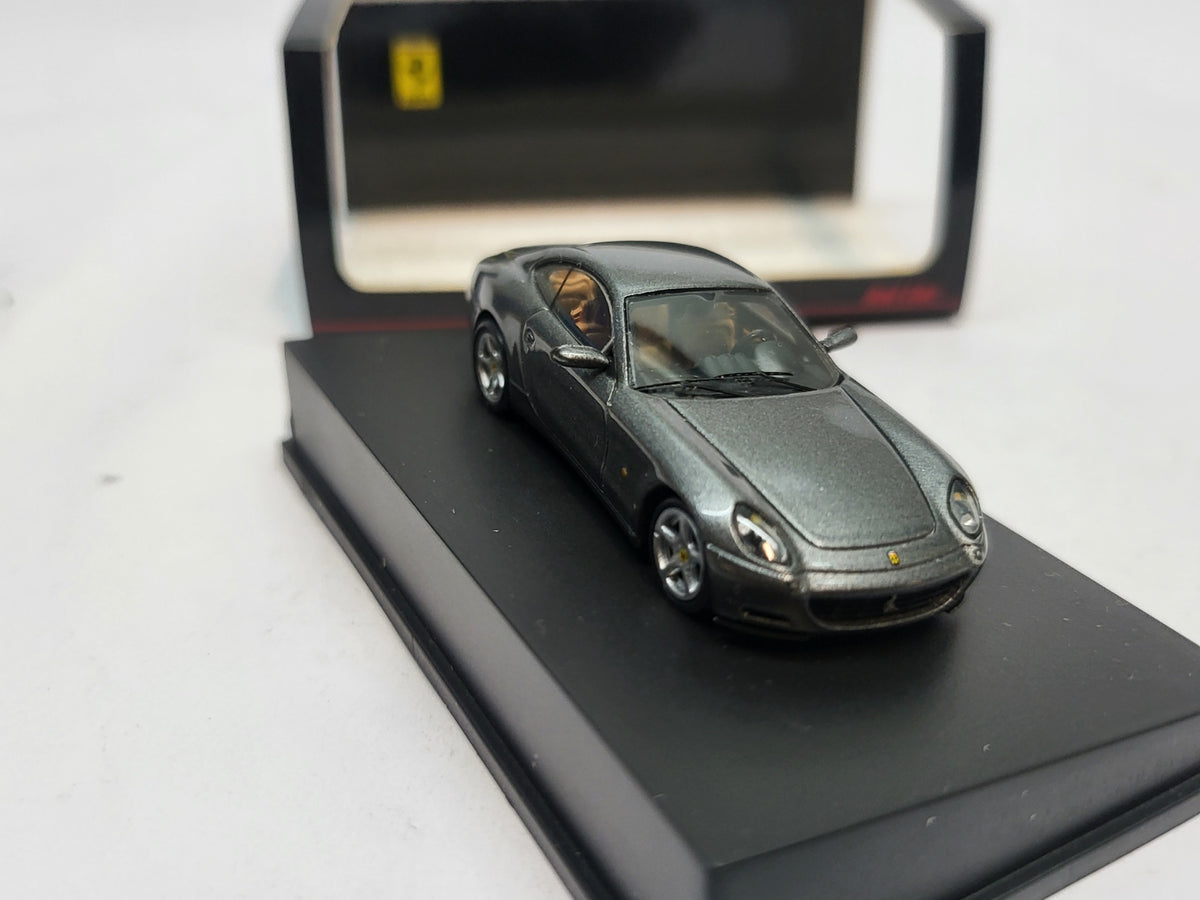 Ferrari 612 Scaglietti Grijs - Red Line Spark 1:87