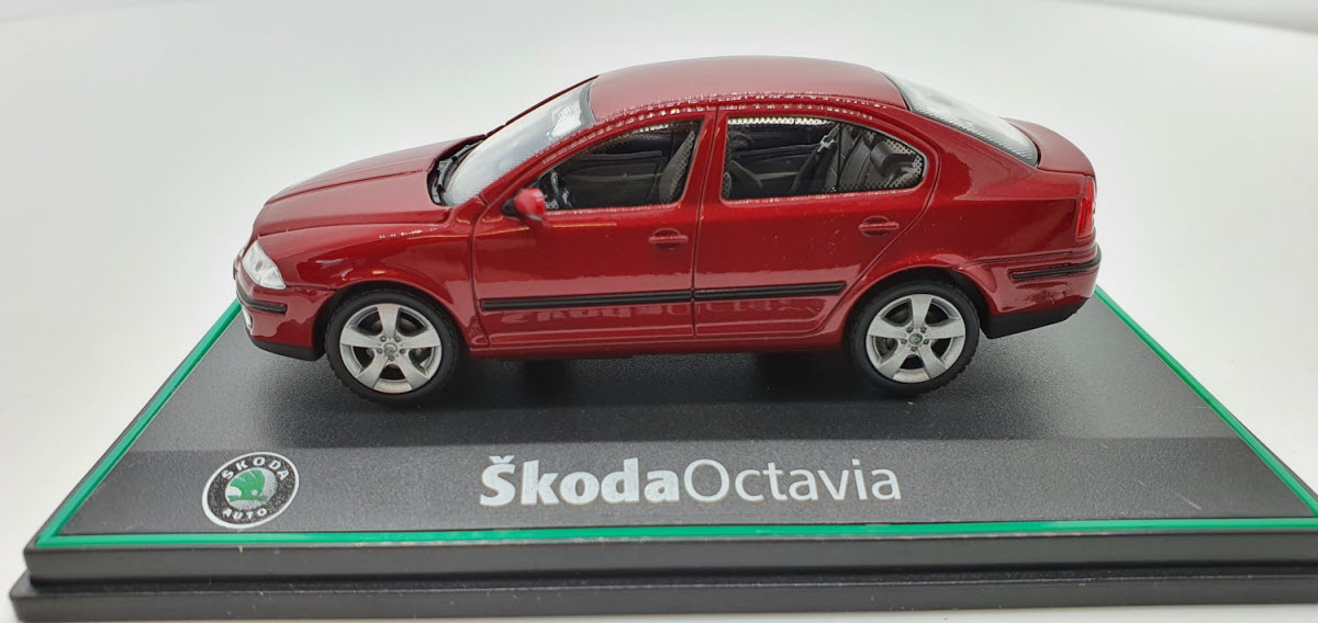Abrex Skoda Octavia Rood Metallic 2004 - Schaal 1:43