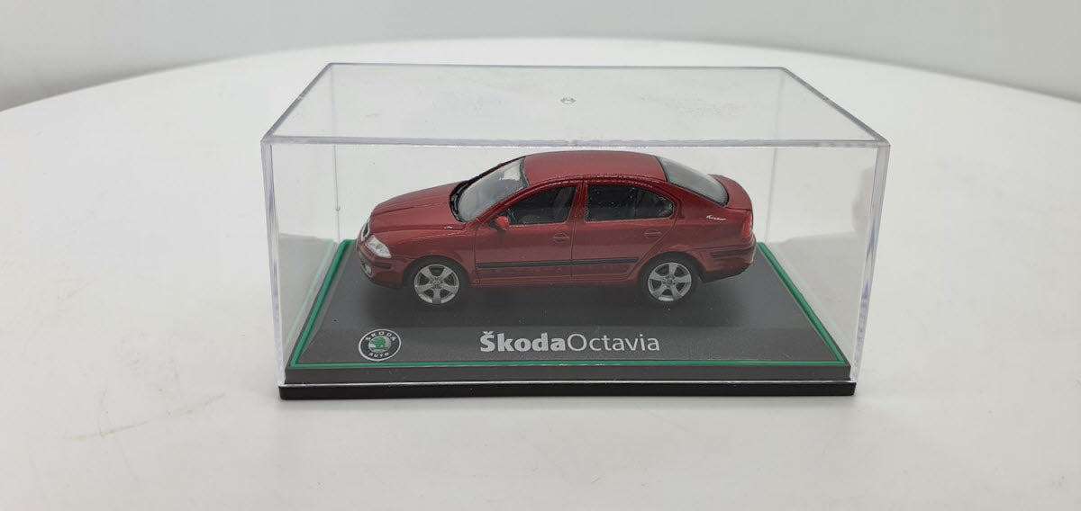Abrex Skoda Octavia Rood Metallic 2004 - Schaal 1:43
