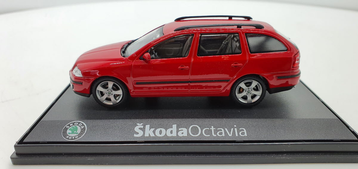 Abrex Skoda Octavia Combi Rood 2004 - Schaal 1:43