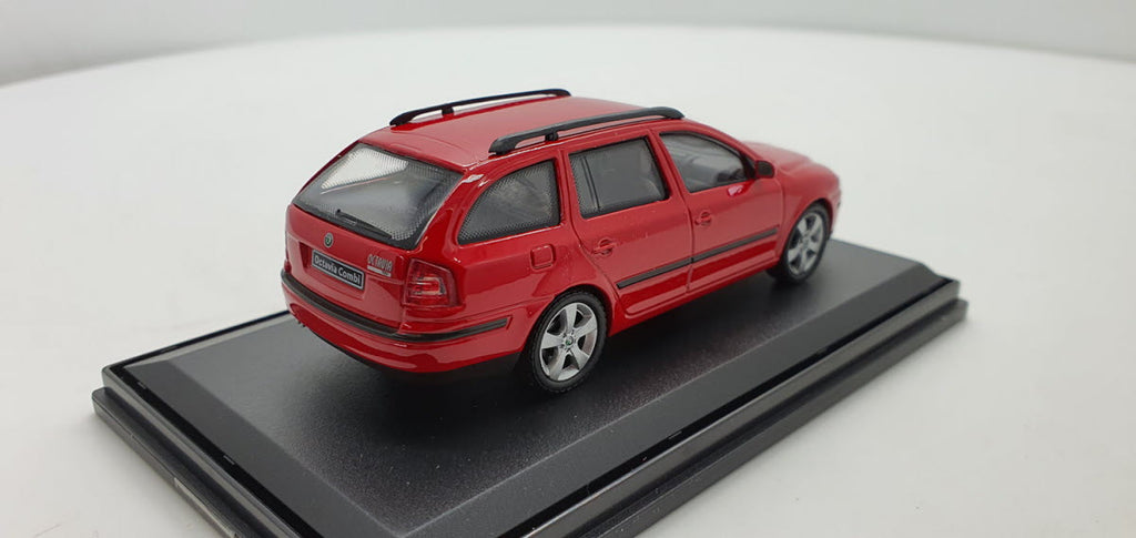Abrex Skoda Octavia Combi Rood 2004 - Schaal 1:43
