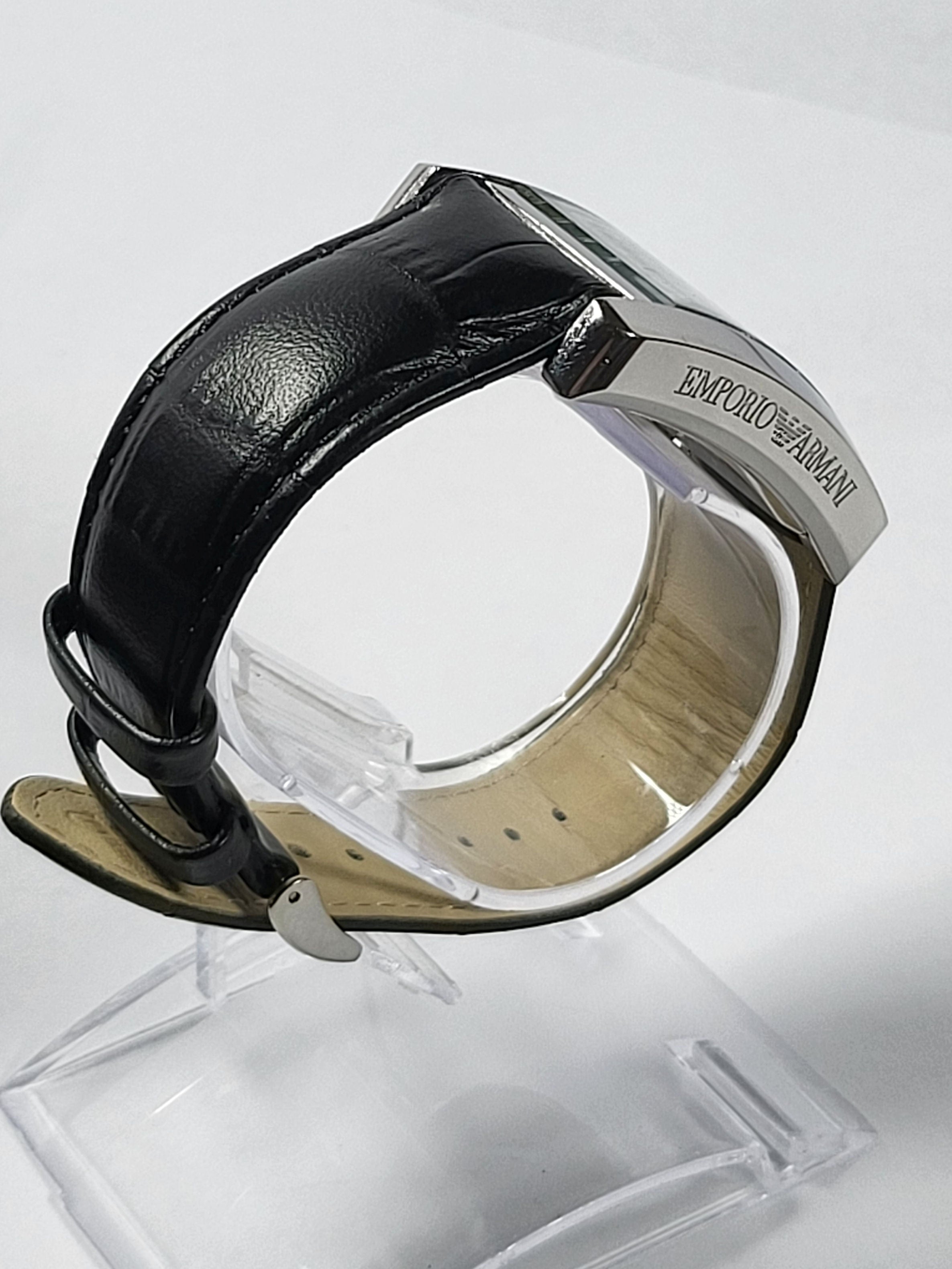 Emporio Armani horloge met zwarte wijzerplaat en zwarte leren band voor heren - AR0143