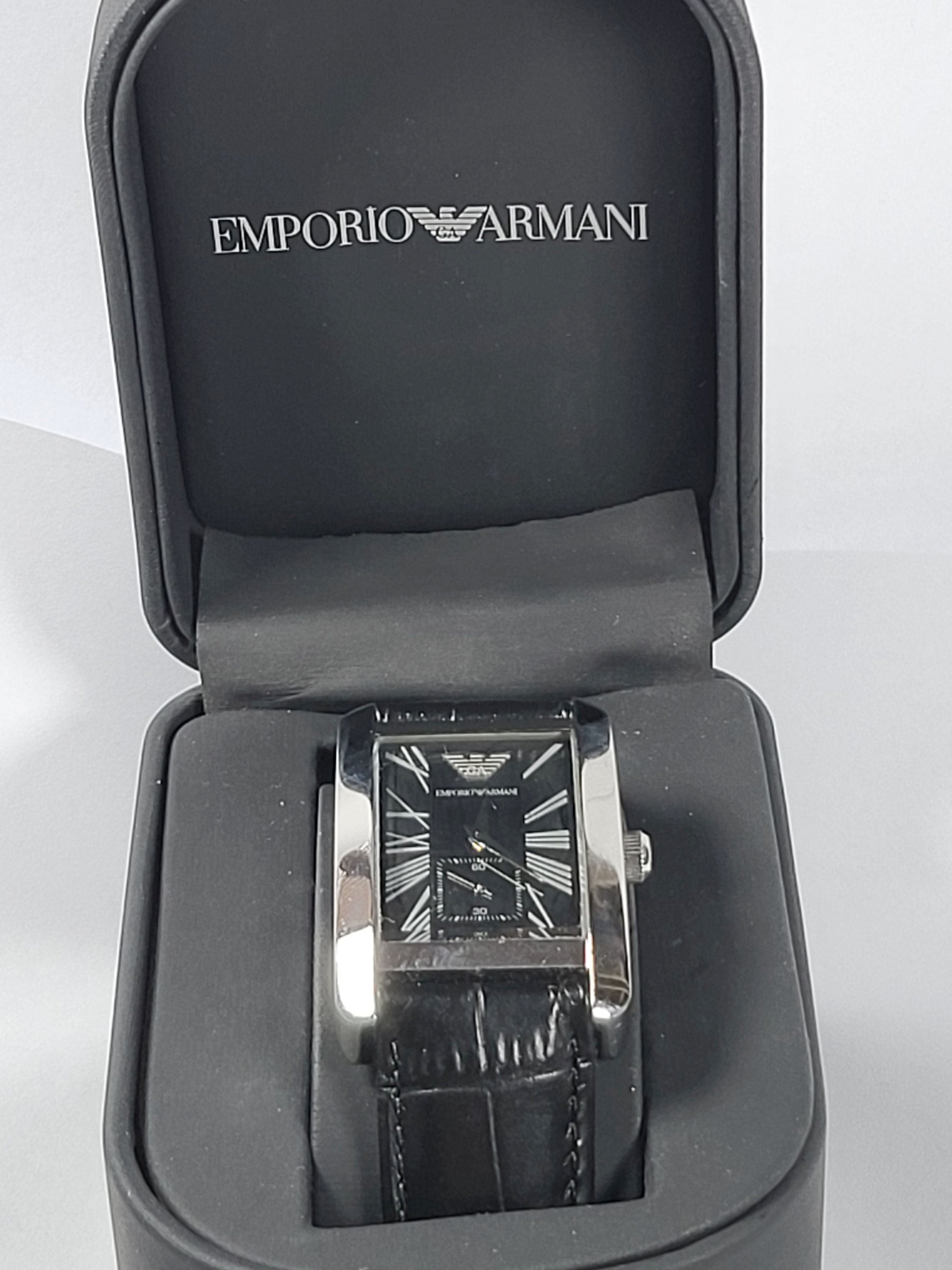 Emporio Armani horloge met zwarte wijzerplaat en zwarte leren band voor heren - AR0143