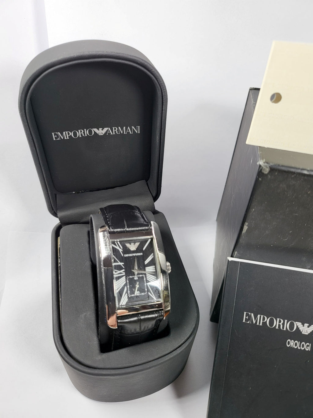 Emporio Armani horloge met zwarte wijzerplaat en zwarte leren band voor heren - AR0143