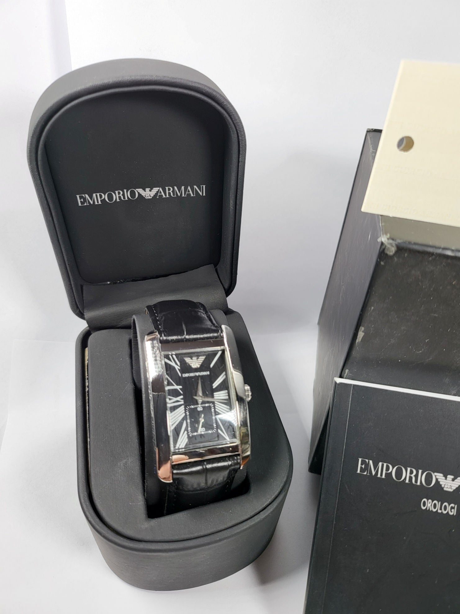 Emporio Armani horloge met zwarte wijzerplaat en zwarte leren band voor heren - AR0143