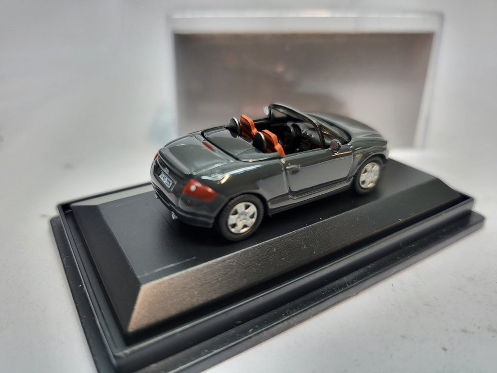 Audi TT Cabriolet Donkergrijs 1999 - Schuco 1:87