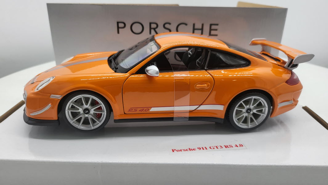 Bburago Porsche 911 GT3-RS 4.0 Orange - Schaal 1:18