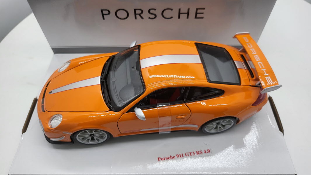 Bburago Porsche 911 GT3-RS 4.0 Orange - Schaal 1:18