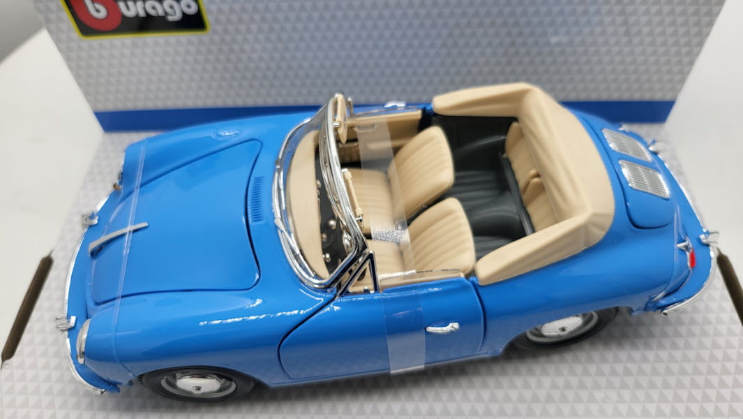 Bburago Porsche 956B Cabriolet 1961 Blue - Schaal 1:18