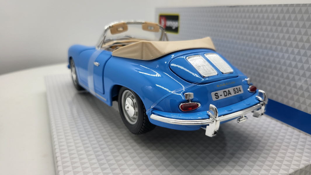 Bburago Porsche 956B Cabriolet 1961 Blue - Schaal 1:18