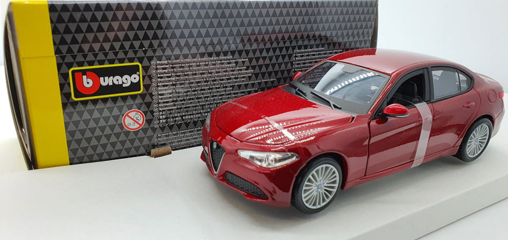 Bburago Alfa Romeo Giulia Rood 2015 - Schaal 1:24