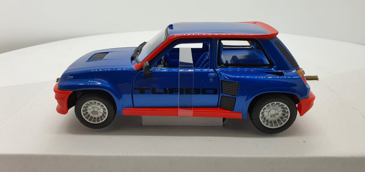 Bburago Renault 5 Turbo Blauw/Rood 1980 - Schaal 1:24