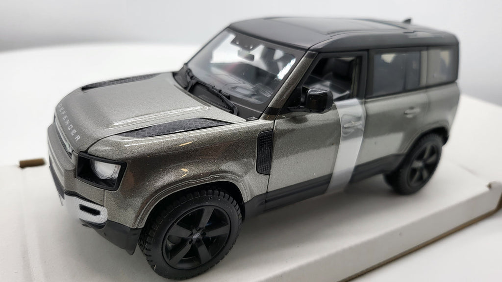Bburago Land Rover Defender 110 Groen 2022 - Schaal 1:24