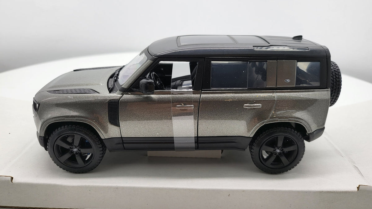 Bburago Land Rover Defender 110 Groen 2022 - Schaal 1:24