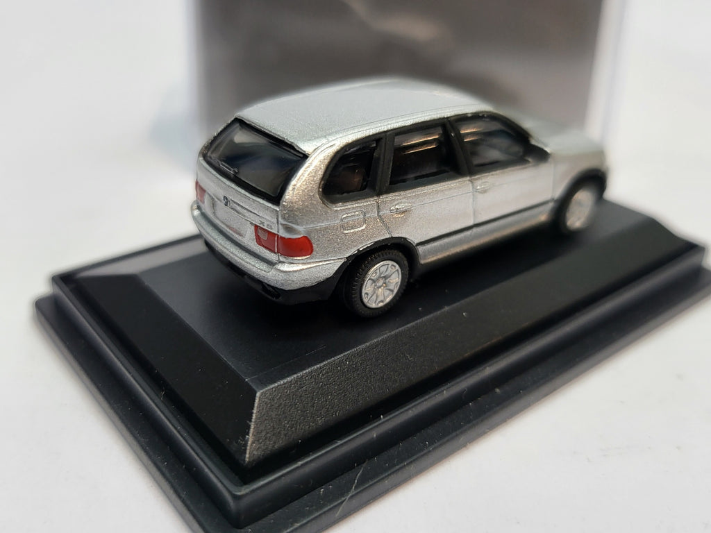 BMW X5 Zilver Metallic 2002 - Schuco 1:87
