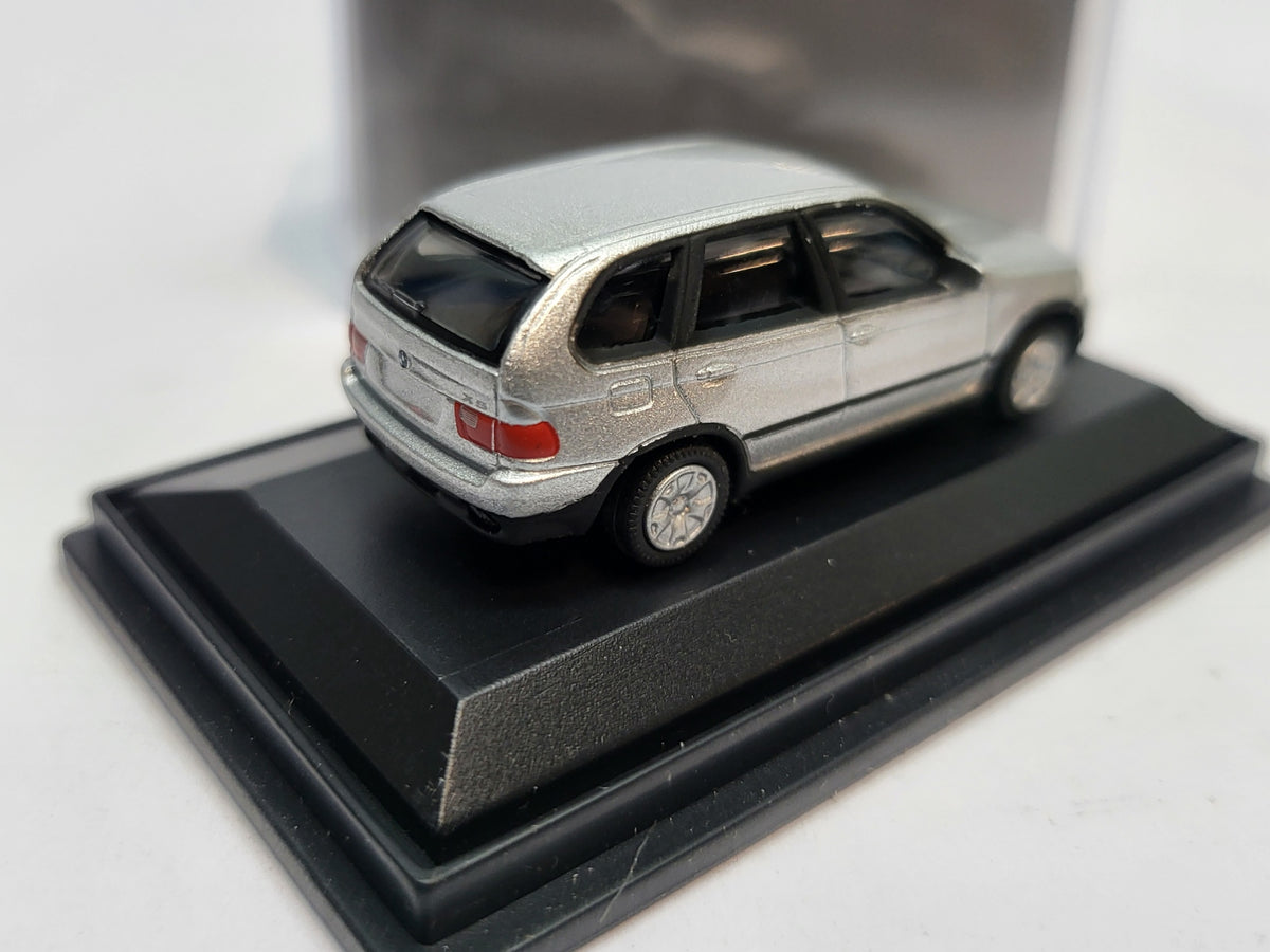 BMW X5 Zilver Metallic 2002 - Schuco 1:87