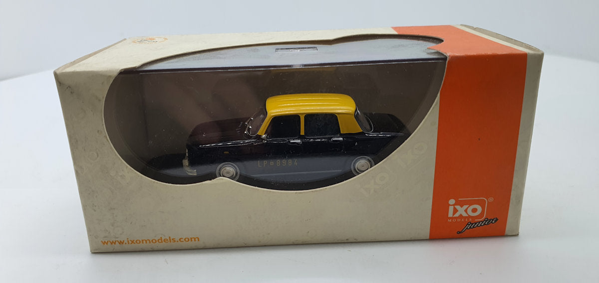 IXO Renault 8 Taxi Santiago de Chile 1965 - Schaal 1:43