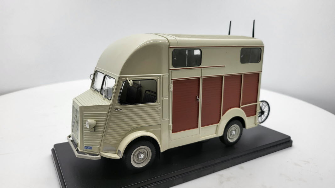 Citroen type H version VAN HEULIEZ - DeAgustini 1:24