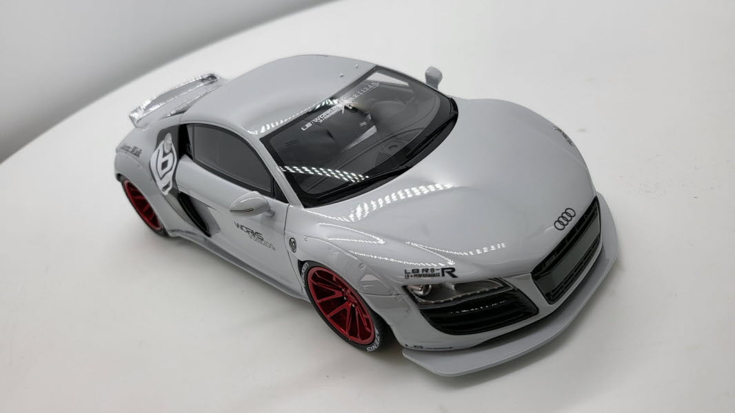 Audi R8 LBWK Licht Grijs GT Spirit 1:18